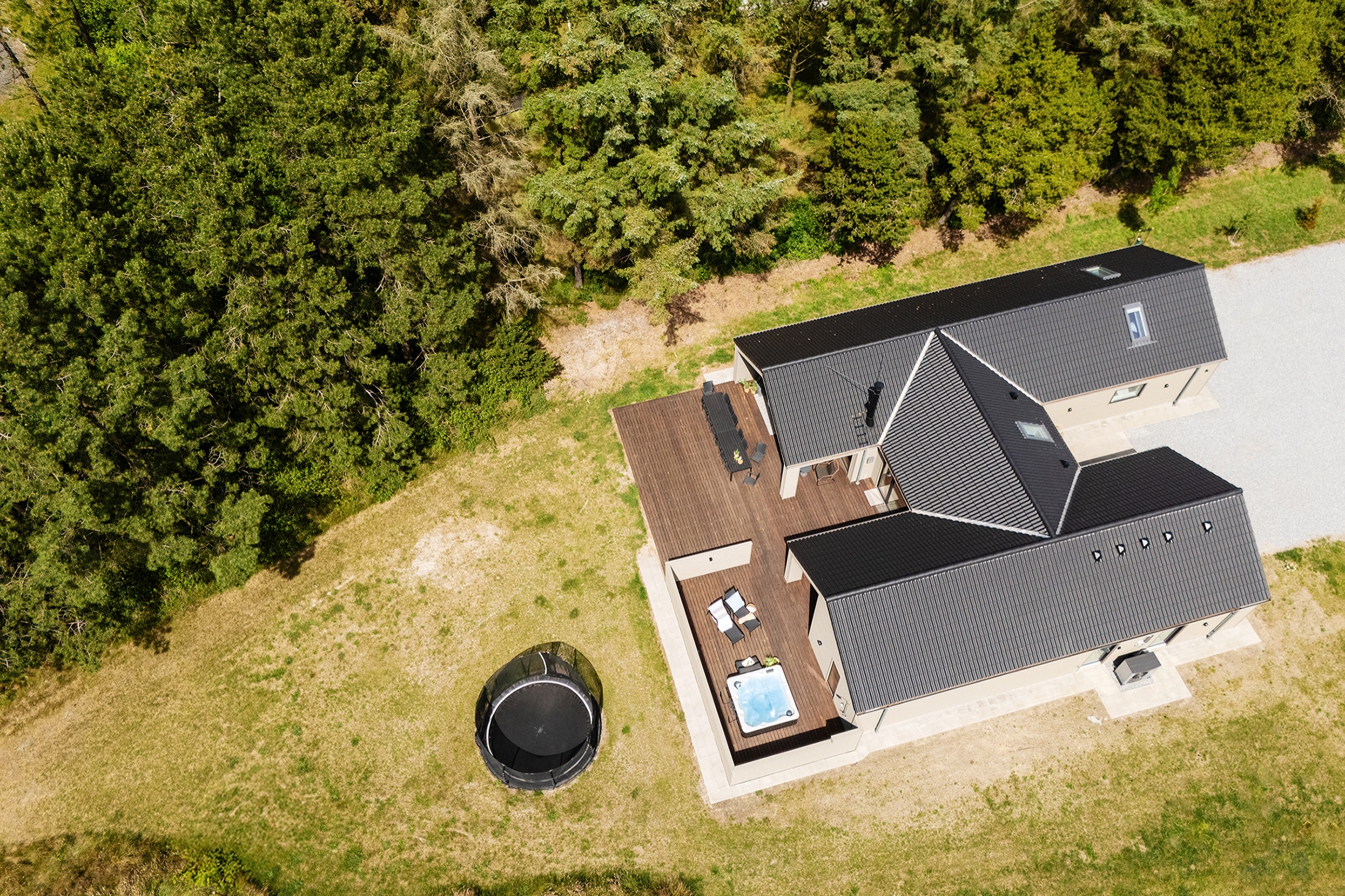 Hus nr. 593 med basseng og plass til 14 personer ligger i Sydjylland.