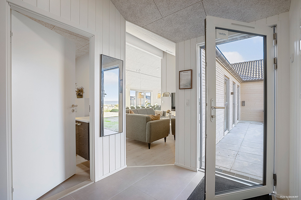 Det romslige inngangspartiet til luksushus nr. 901 i Fyn og øyer