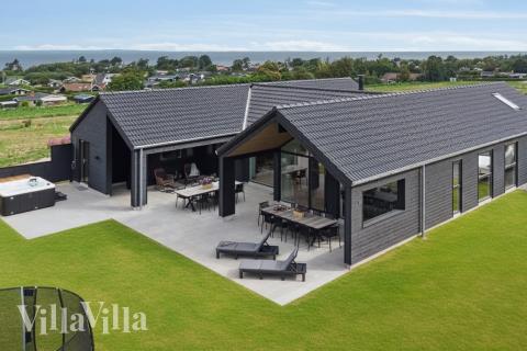 Flott feriehus nr. 668, med god plass til opptil 16 personer