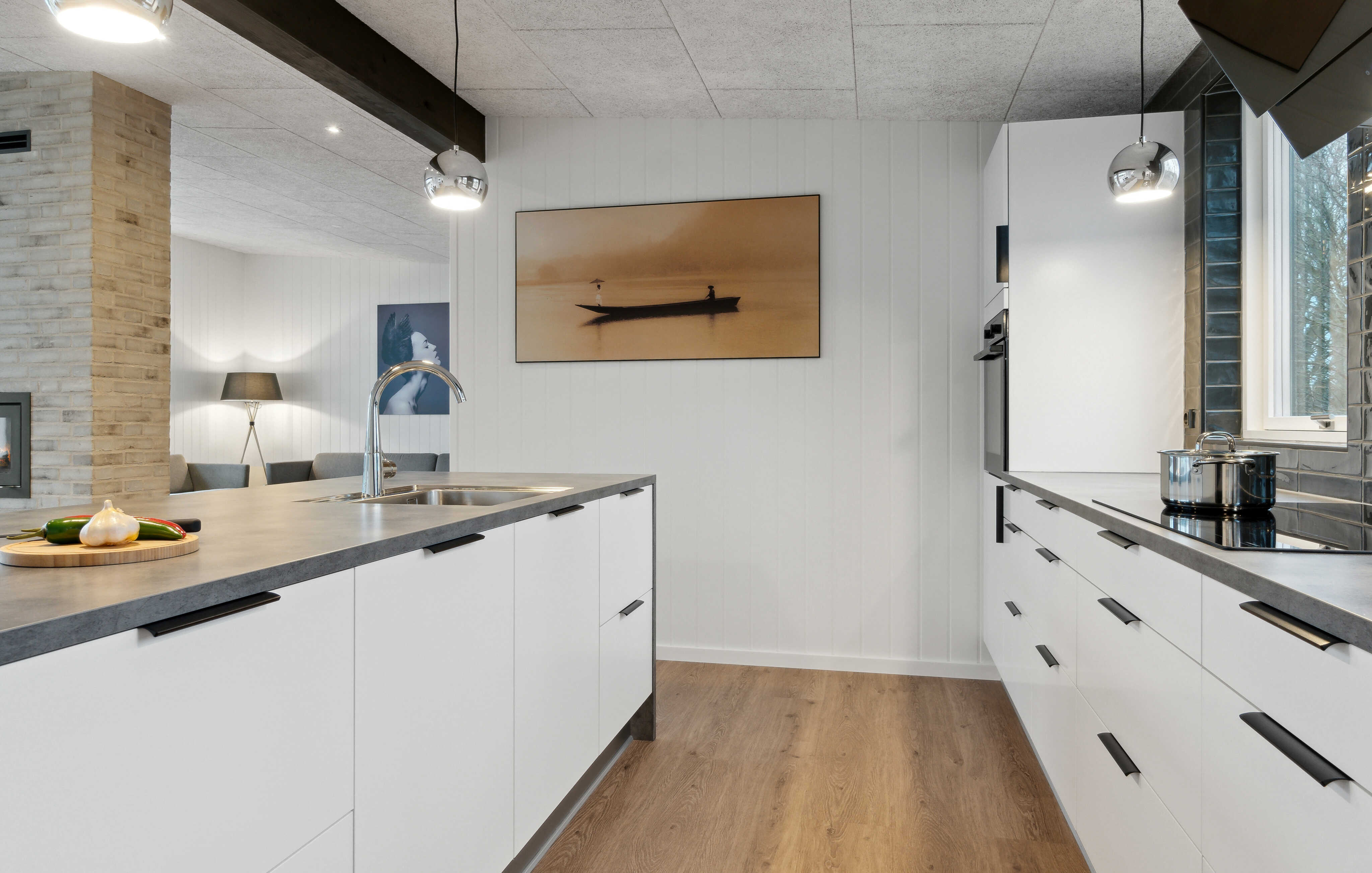 Kjøkkenet i luksushus nr. 936 er godt innrettet.