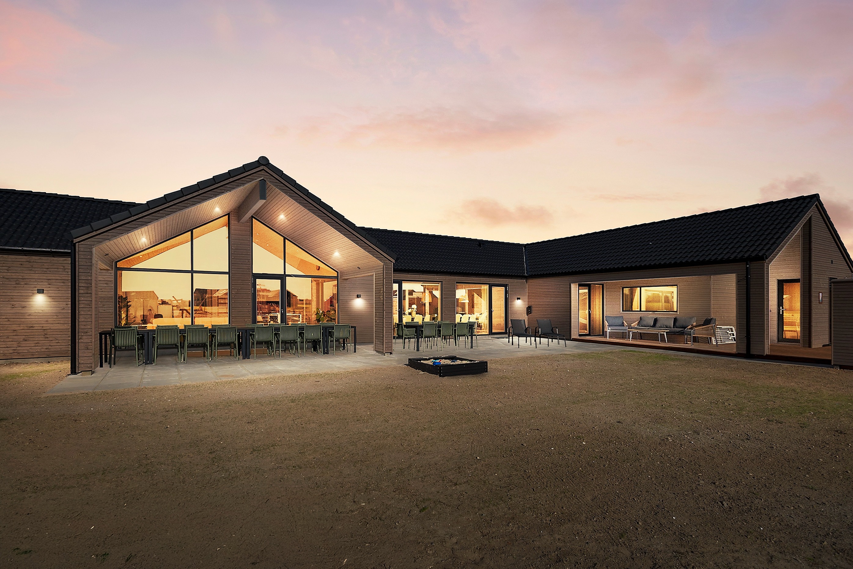 Dette lekre huset med svømmebasseng, nr. 901, med plass til 24 personer, ligger i Fyn og øyer