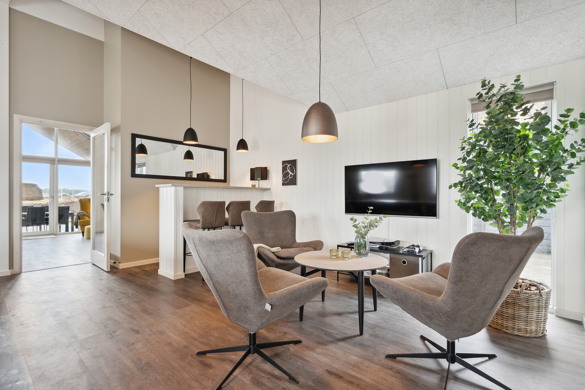 Luksushus nr. 918 til 18 personer tilbyr et stort aktivitetsrom med bl.a. biljard og dart