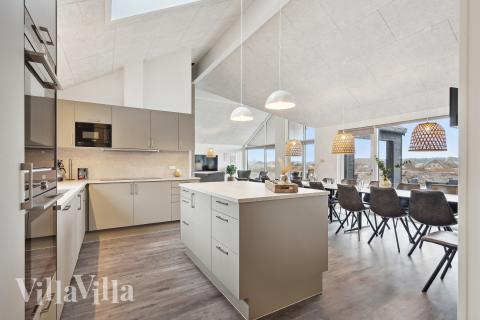 Kjøkkenet i luksushus nr. 918 er godt innrettet.