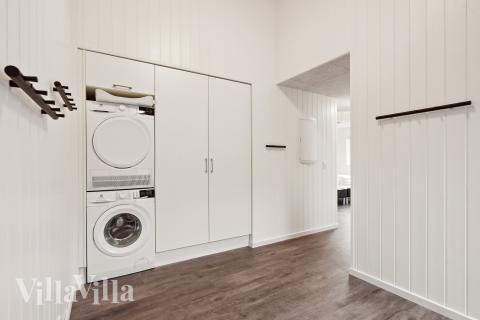 Det romslige inngangspartiet til luksushus nr. 918 i Vestjylland