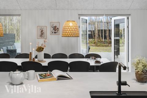 Kjøkkenet i luksushus nr. 905 i Lolland/Falster/Møn er godt innrettet.