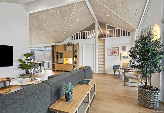 Sofakroken i luksushus nr. 903 i Nordjylland.