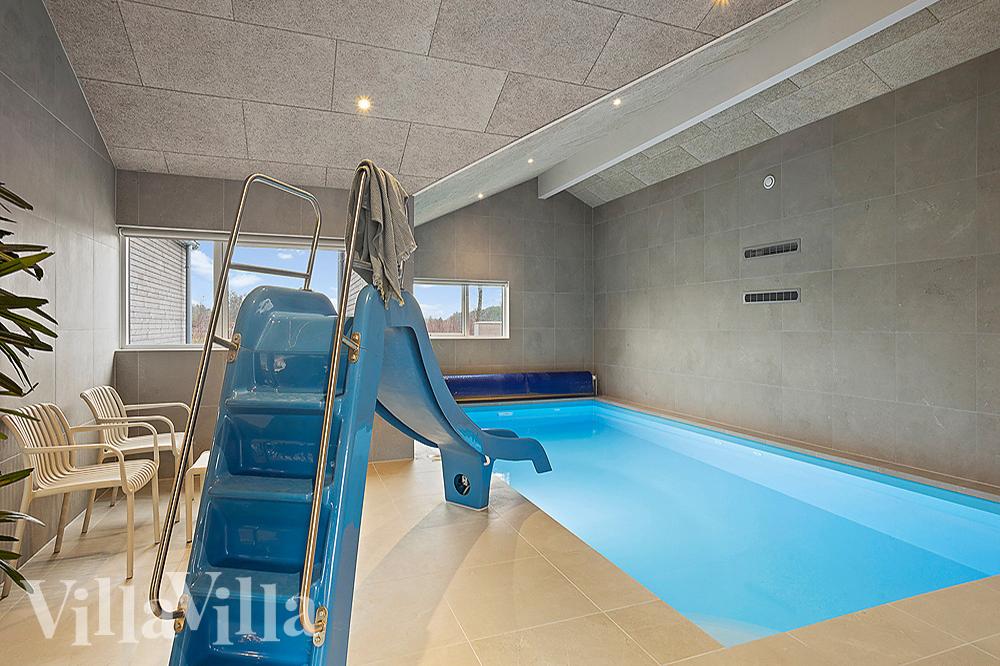 Det flotte bassenget i luksushus nr. 903 til 20 personer