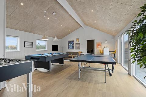 Luksushus nr. 903 til 20 personer tilbyr et stort aktivitetsrom med bl.a. biljard og dart