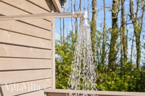 Luksushus nr. 903 har en deilig terrasse med gode hagemøbler til 20 personer.