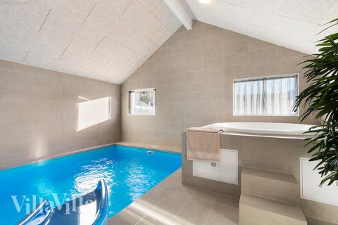 Nyt varmen i boblebadet i luksushus nr. 808 i Østjylland