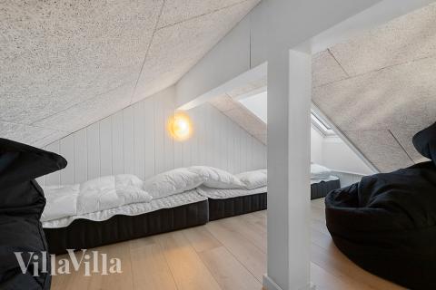 Noen av de 20 soveplassene i luksushus nr. 808 finnes på hems