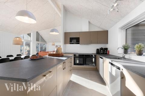 Kjøkkenet i luksushus nr. 808 er godt innrettet.