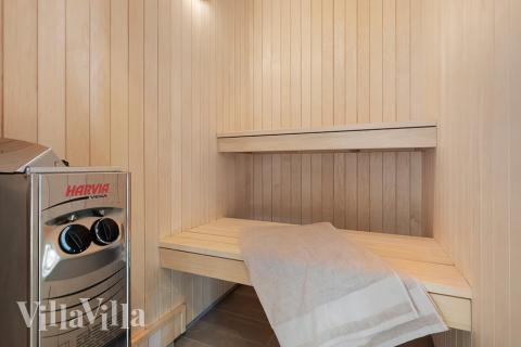 Nyt varmen i badstuen i luksushus nr. 808 til 20 personer