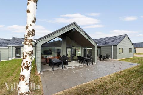 Luksushus nr. 808 har en deilig terrasse med gode hagemøbler til 20 personer.