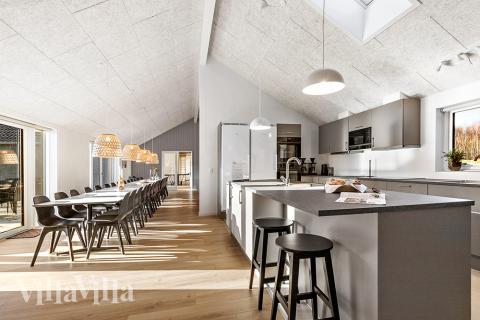 Oppholdsrom med plass til 30 i luksushus nr. 806.