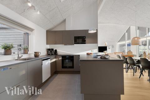 Kjøkkenet i luksushus nr. 802 er godt innrettet.