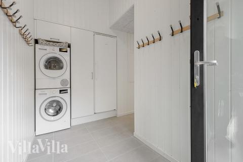 Det er god plass i inngangspartiet til luksushus nr. 802