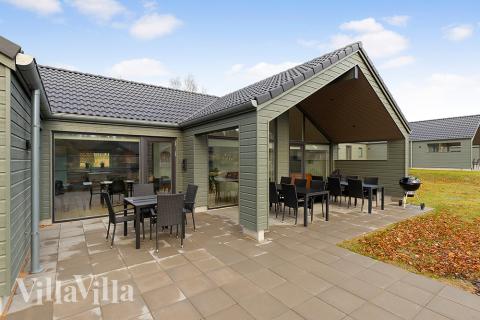 Luksushus nr. 802 har en deilig terrasse med gode hagemøbler til 16 personer.