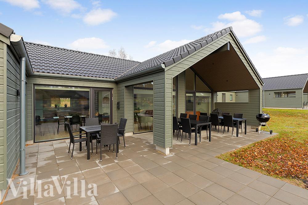 Luksushus nr. 802 har en deilig terrasse med gode hagemøbler til 16 personer.