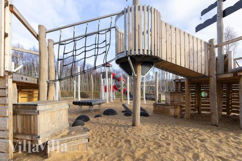 I tillegg til alle aktivitetsmulighetene i husets bassengavdeling, tilbyr også luksushus nr. 802 mengder av utendørsaktiviteter