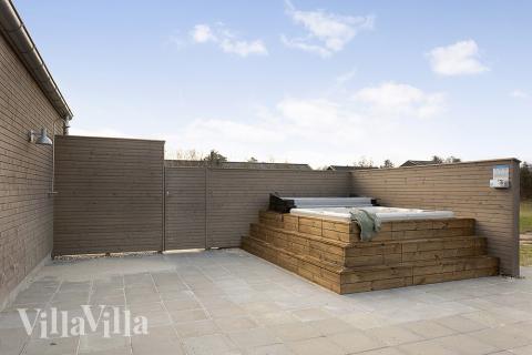 Nyt varmen i boblebadet i luksushus nr. 903 i Nordjylland