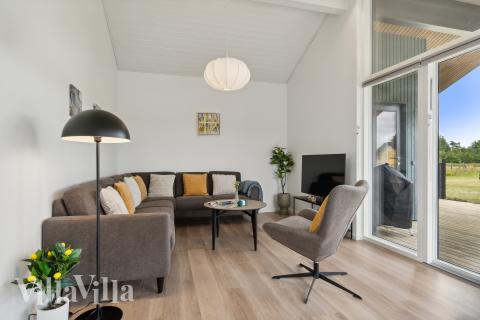 Sofakroken i luksushus nr. 927 i Bornholm.