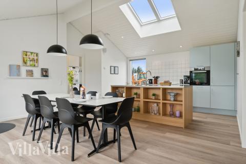 Kjøkkenet i luksushus nr. 927 er godt innrettet.