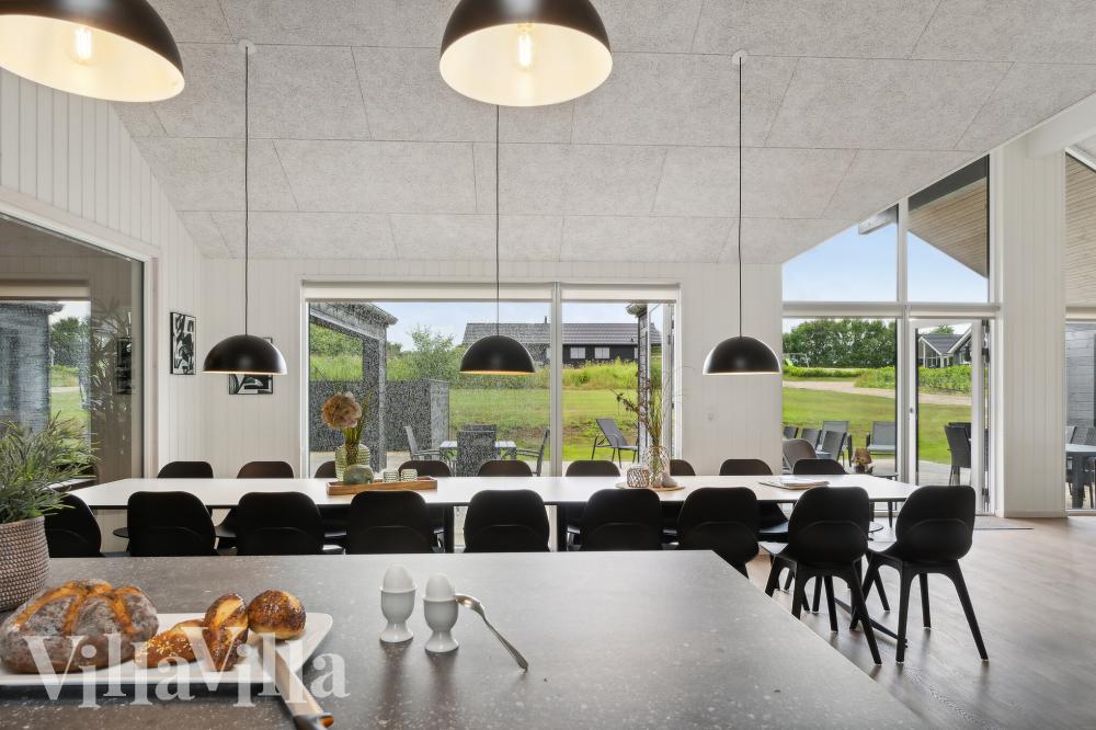 Kjøkkenet i luksushus nr. 921 i Fyn og øyer er godt innrettet.