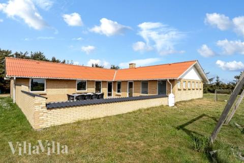 Luksushus nr. 937 har en deilig terrasse med gode hagemøbler til 12 personer.