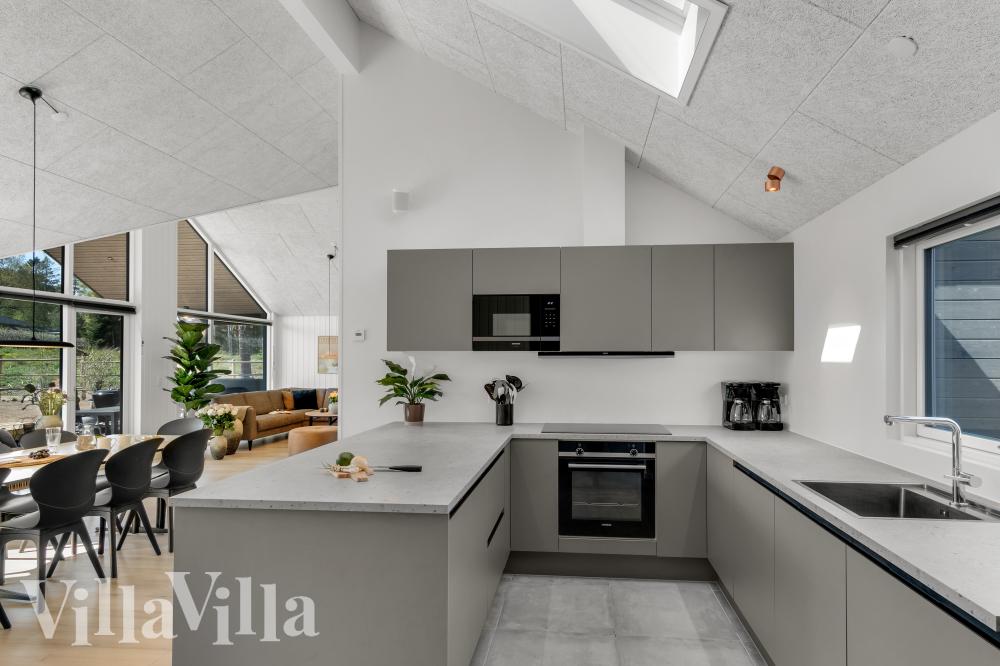 Kjøkkenet i luksushus nr. 922 er godt innrettet.