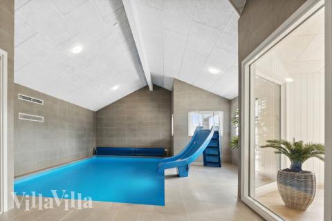 Det flotte bassenget i luksushus nr. 914 til 30 personer