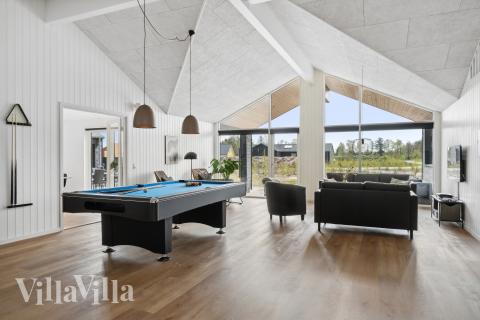 Luksushus nr. 914 til 30 personer tilbyr et stort aktivitetsrom med bl.a. biljard og dart