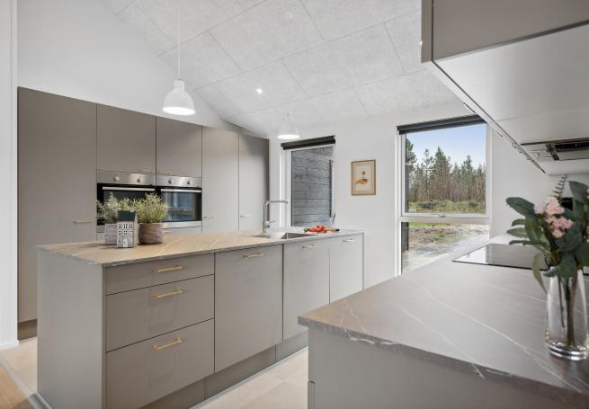 Kjøkkenet i luksushus nr. 933 er fullt utstyrt så dere lett kan lage mat til 20 personer.