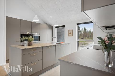 Kjøkkenet i luksushus nr. 933 er fullt utstyrt så dere lett kan lage mat til 20 personer.