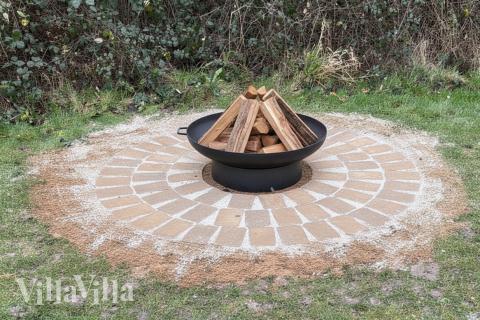 I tillegg til alle aktivitetsmulighetene i husets bassengavdeling, tilbyr også luksushus nr. 255 mengder av utendørsaktiviteter