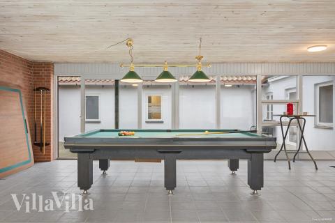 Luksushus nr. 688 til 26 personer tilbyr et stort aktivitetsrom med bl.a. biljard og dart