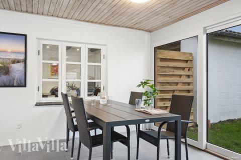 Ta en dukkert i bassenget i luksushus nr. 688 i Vestjylland.