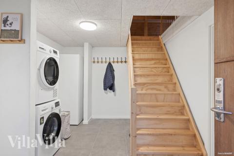 Det romslige inngangspartiet til luksushus nr. 688 i Vestjylland