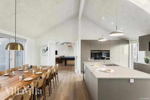 Kjøkkenet i luksushus nr. 910 er godt innrettet.