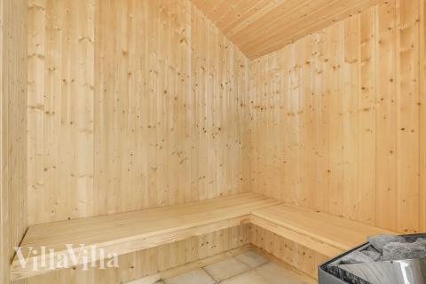 Nyt varmen i badstuen i luksushus nr. 159 til 12 personer