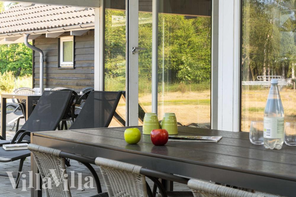 Luksushus nr. 159 har en deilig terrasse med gode hagemøbler til 12 personer.