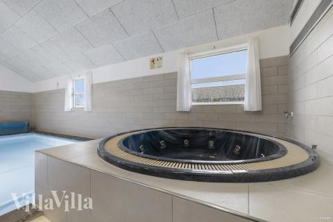 Nyt varmen i boblebadet i luksushus nr. 196 i Nordjylland