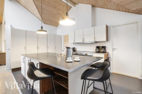 Kjøkkenet i luksushus nr. 196 er godt innrettet.