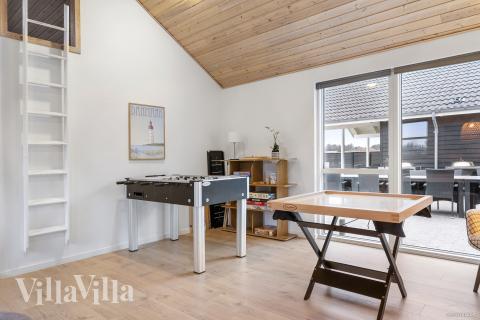 Luksushus nr. 196 til 22 personer tilbyr et stort aktivitetsrom med bl.a. biljard og dart