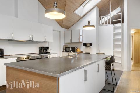 Kjøkkenet i luksushus nr. 196 er fullt utstyrt så dere lett kan lage mat til 22 personer.