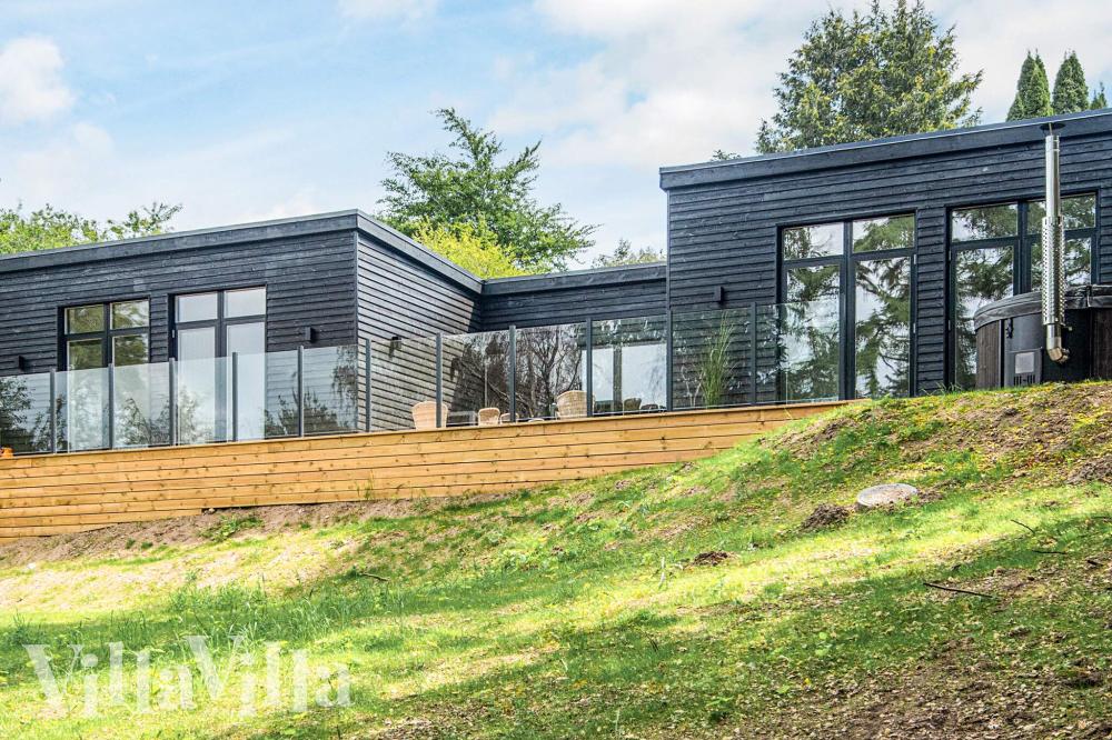 Dette lekre huset med spa, nr. 941, med plass til 16 personer, ligger i Østjylland