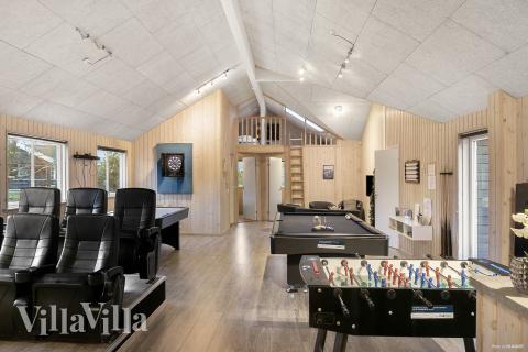 I tillegg til alle aktivitetsmulighetene i husets bassengavdeling, kan du også spille biljard, bordtennis og dart i luksushus nr. 314