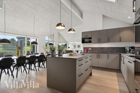 Kjøkkenet i luksushus nr. 943 er godt innrettet.