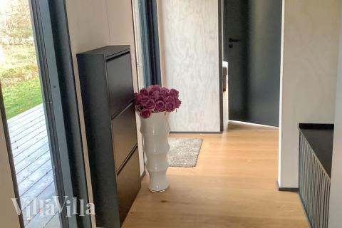 Det romslige inngangspartiet til luksushus nr. 924 i Lolland/Falster/Møn