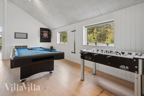 Luksushus nr. 915 til 16 personer tilbyr et stort aktivitetsrom med bl.a. biljard og dart